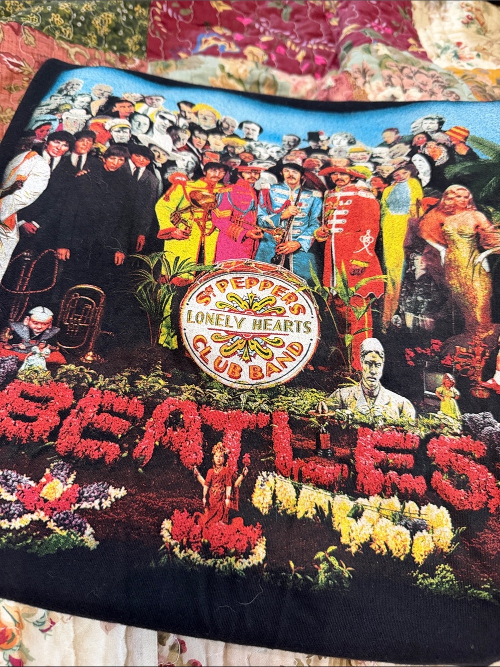 The Beatles Multicolor Sgt. Pepper Graphic Throw Blanket - Black